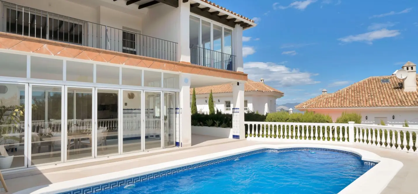 Venta de casa pareada en La Mairena 0