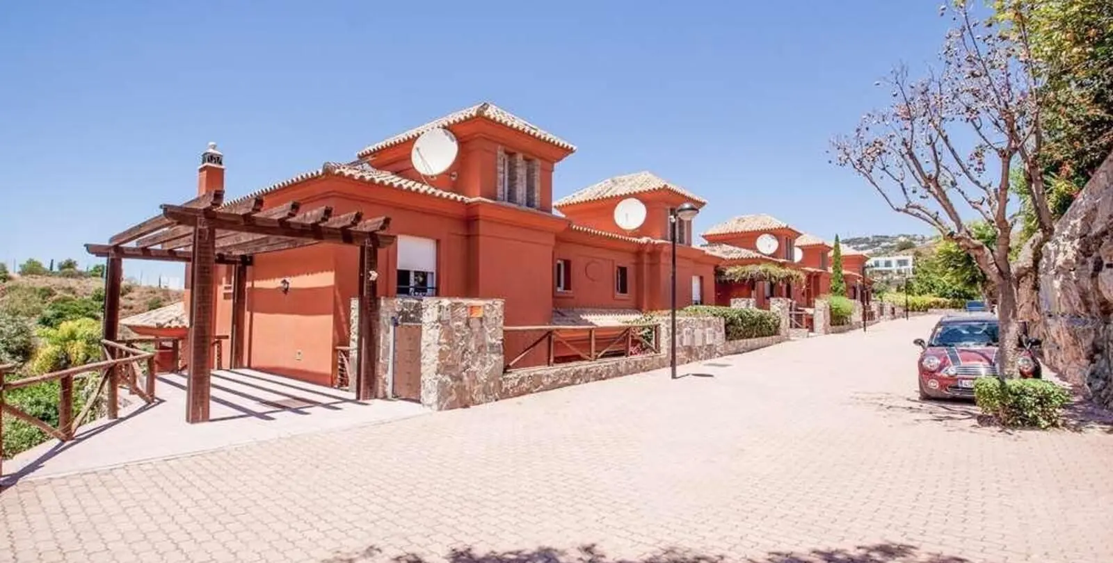 Venta de casa pareada en Marbella 1