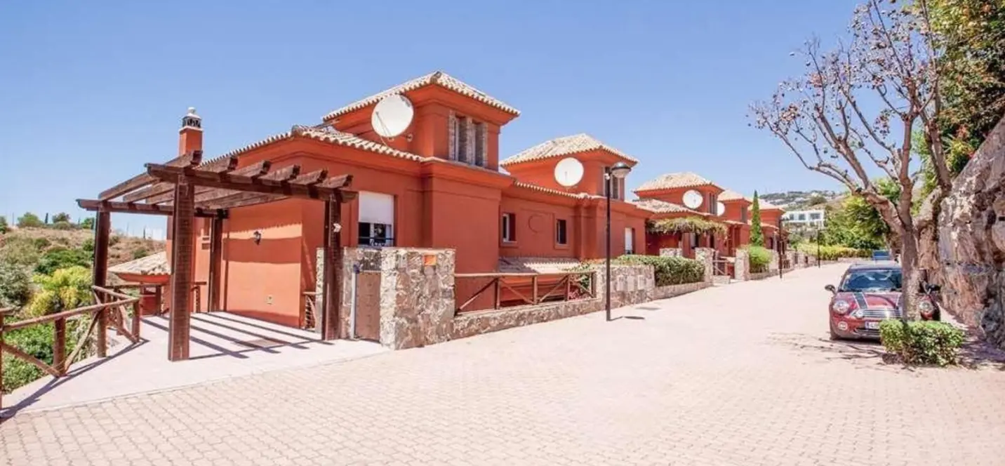 Venta de casa pareada en Marbella 0