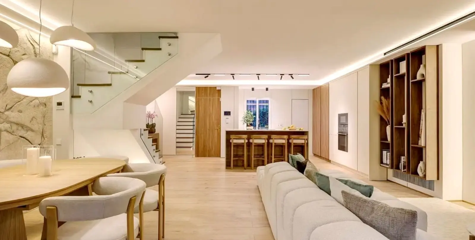 Sale of semi-detached house in The Golden Mile 1