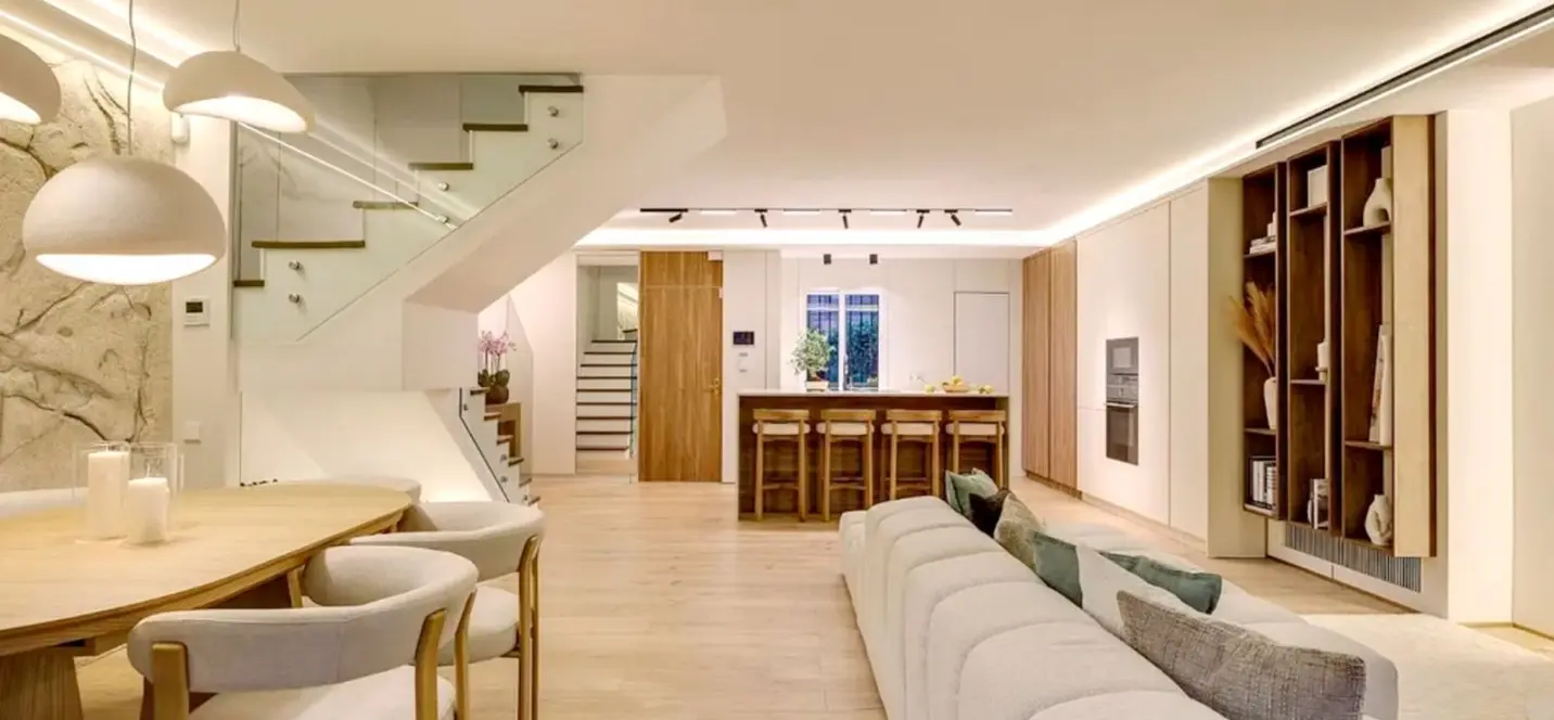 Sale of semi-detached house in The Golden Mile 0
