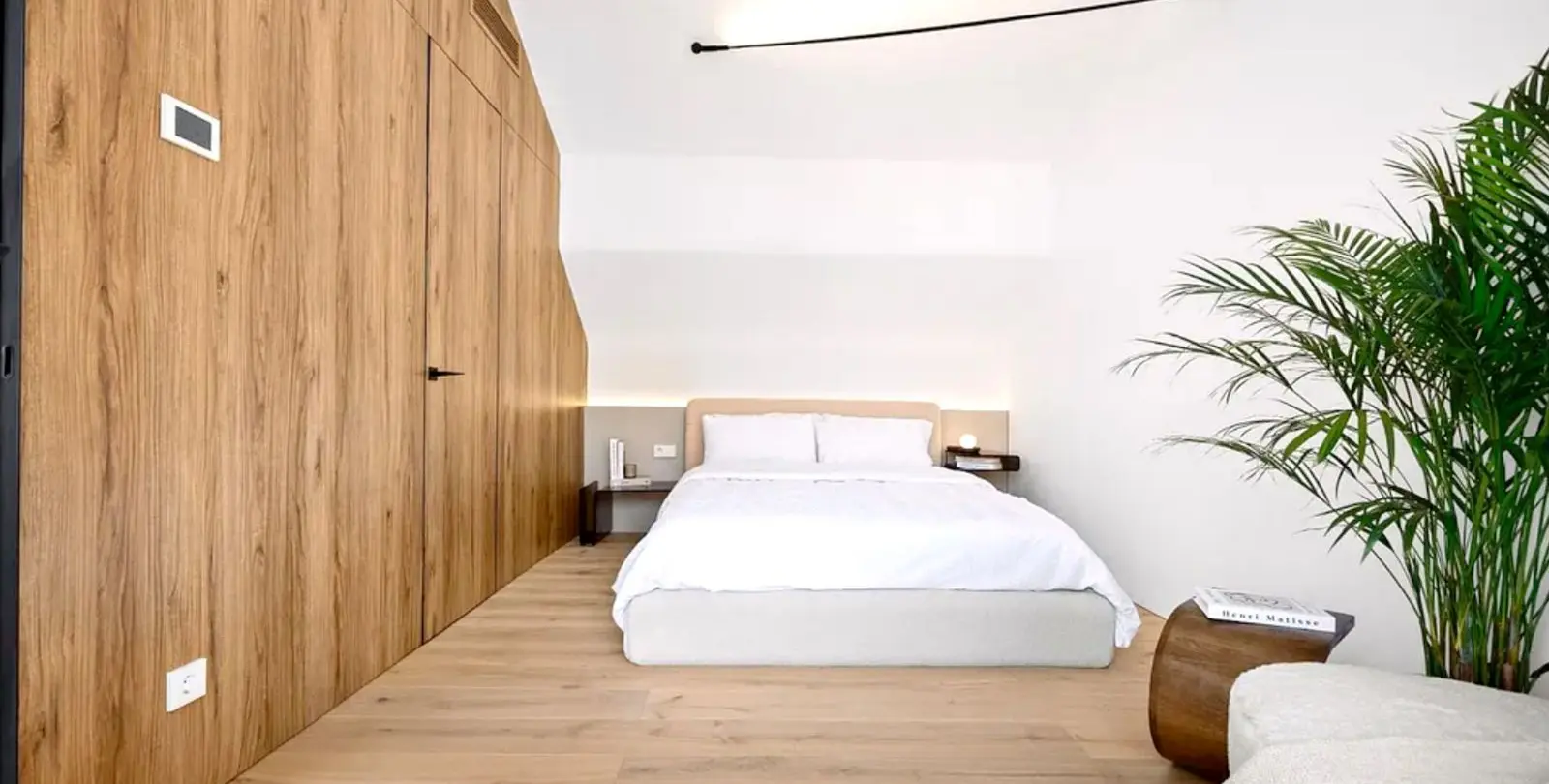 Sale of semi-detached house in The Golden Mile 15