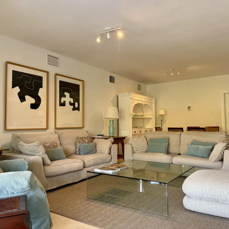 Long-term rent of middle floor apartment in The Golden Mile
