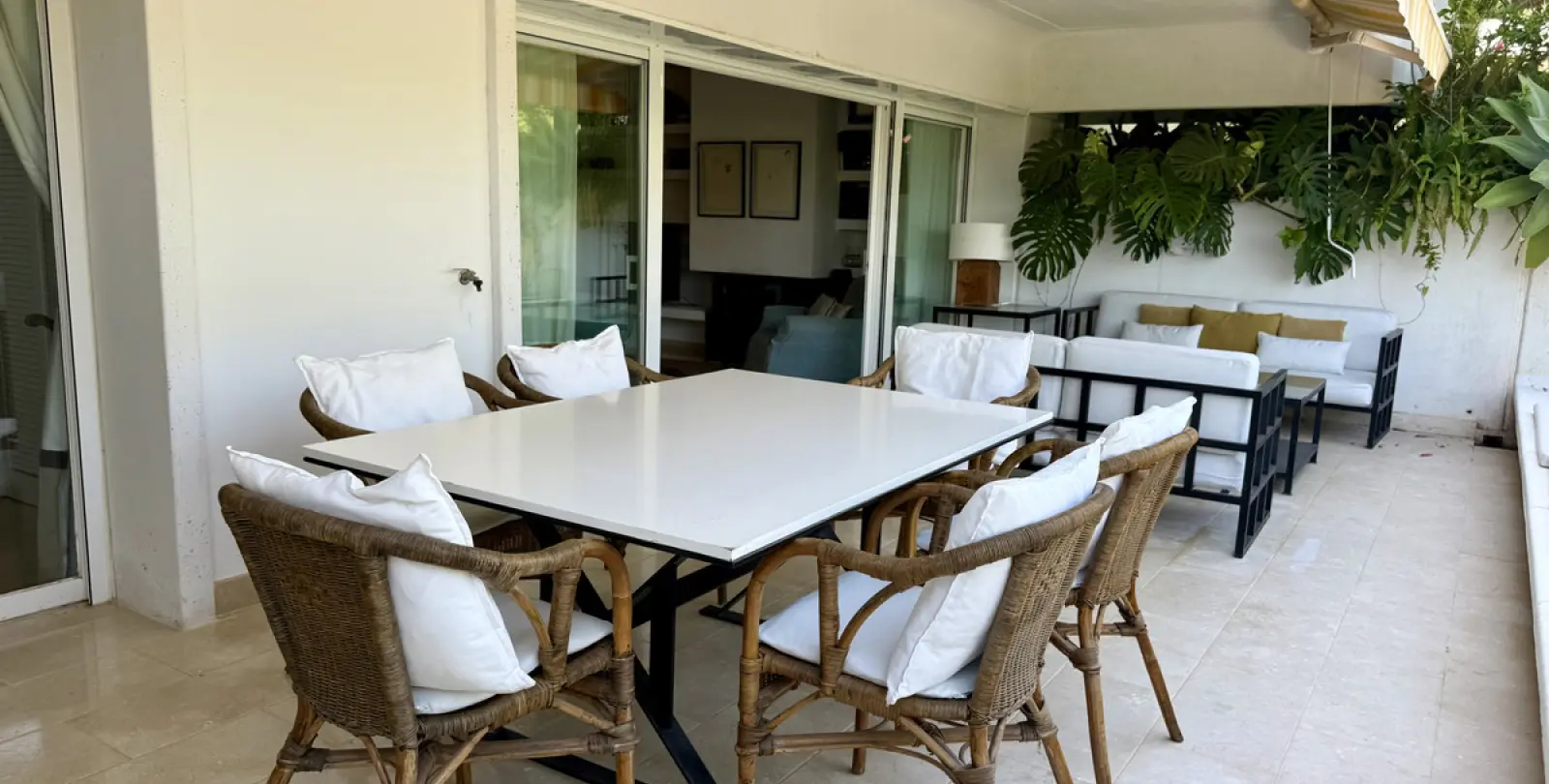 Long-term rent of middle floor apartment in The Golden Mile 16