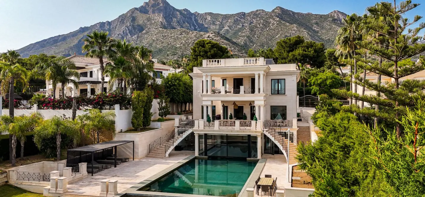 Venta de villa independiente en Sierra Blanca 0