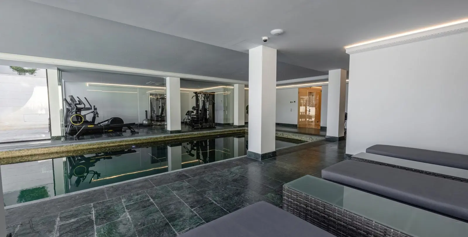 Venta de villa independiente en Sierra Blanca 21