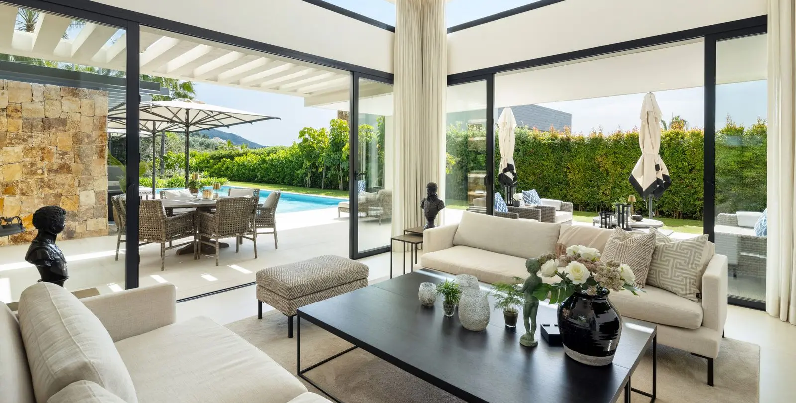 Venta de villa independiente en Nueva Andalucía 3