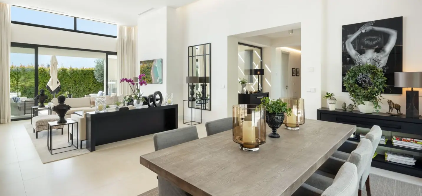 Venta de villa independiente en Nueva Andalucía 4