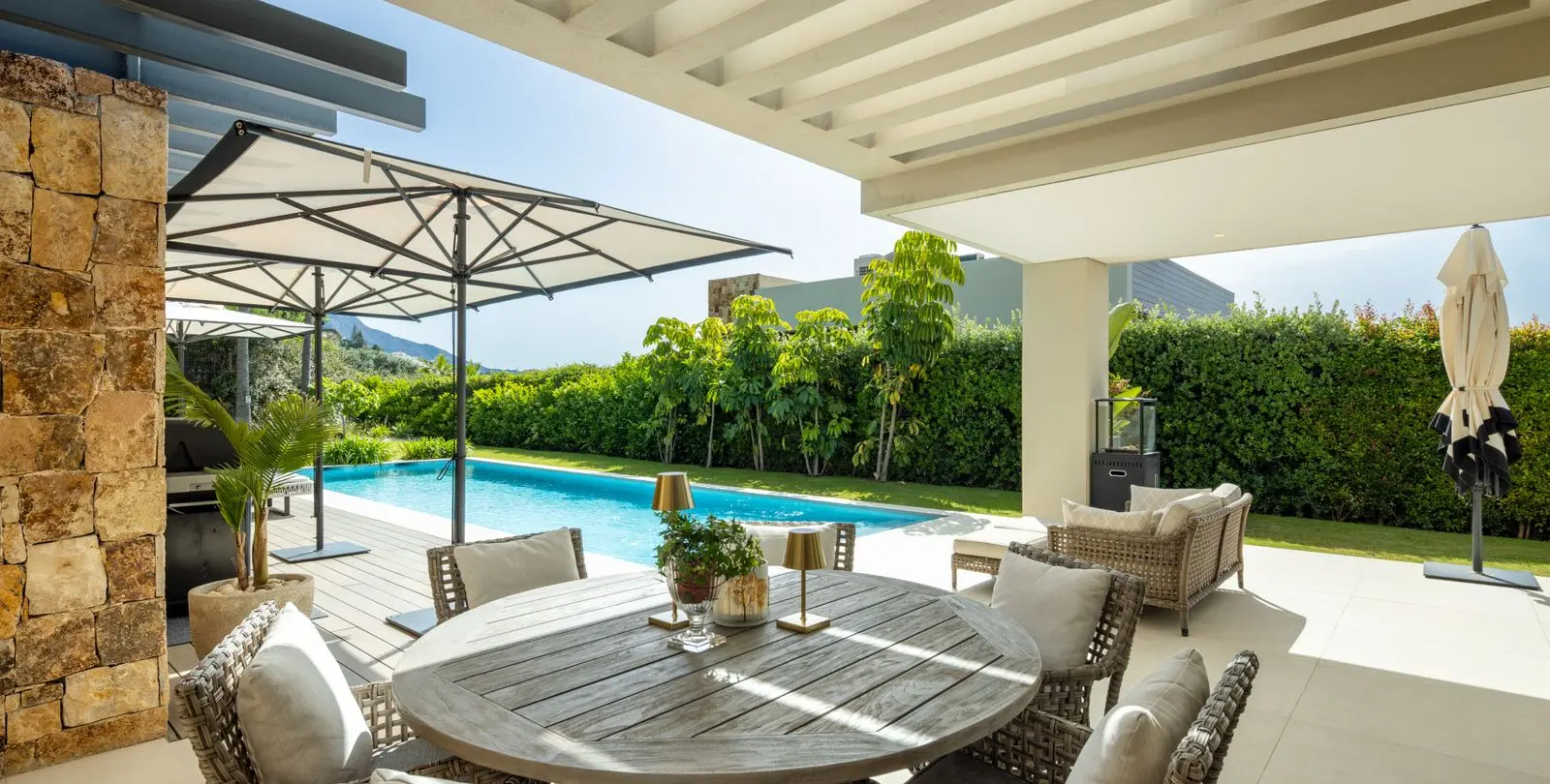 Venta de villa independiente en Nueva Andalucía 32