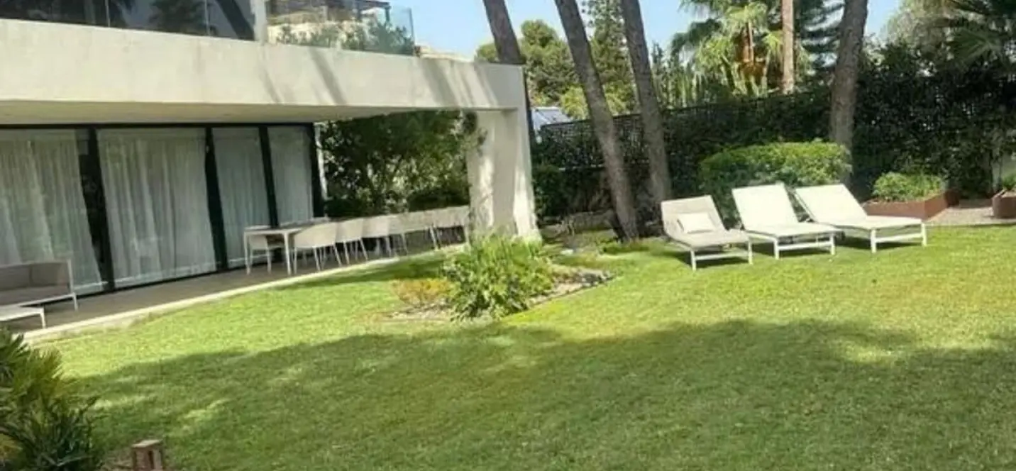 Venta de villa independiente en Marbella 0