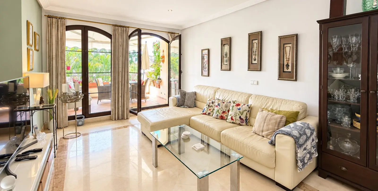 Venta de apartamento en planta media en Los Arqueros 7