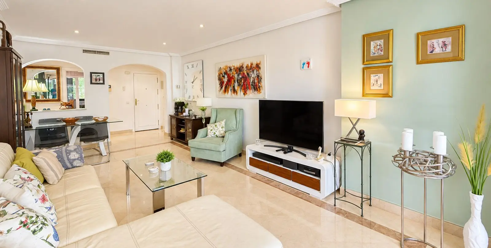 Venta de apartamento en planta media en Los Arqueros 8