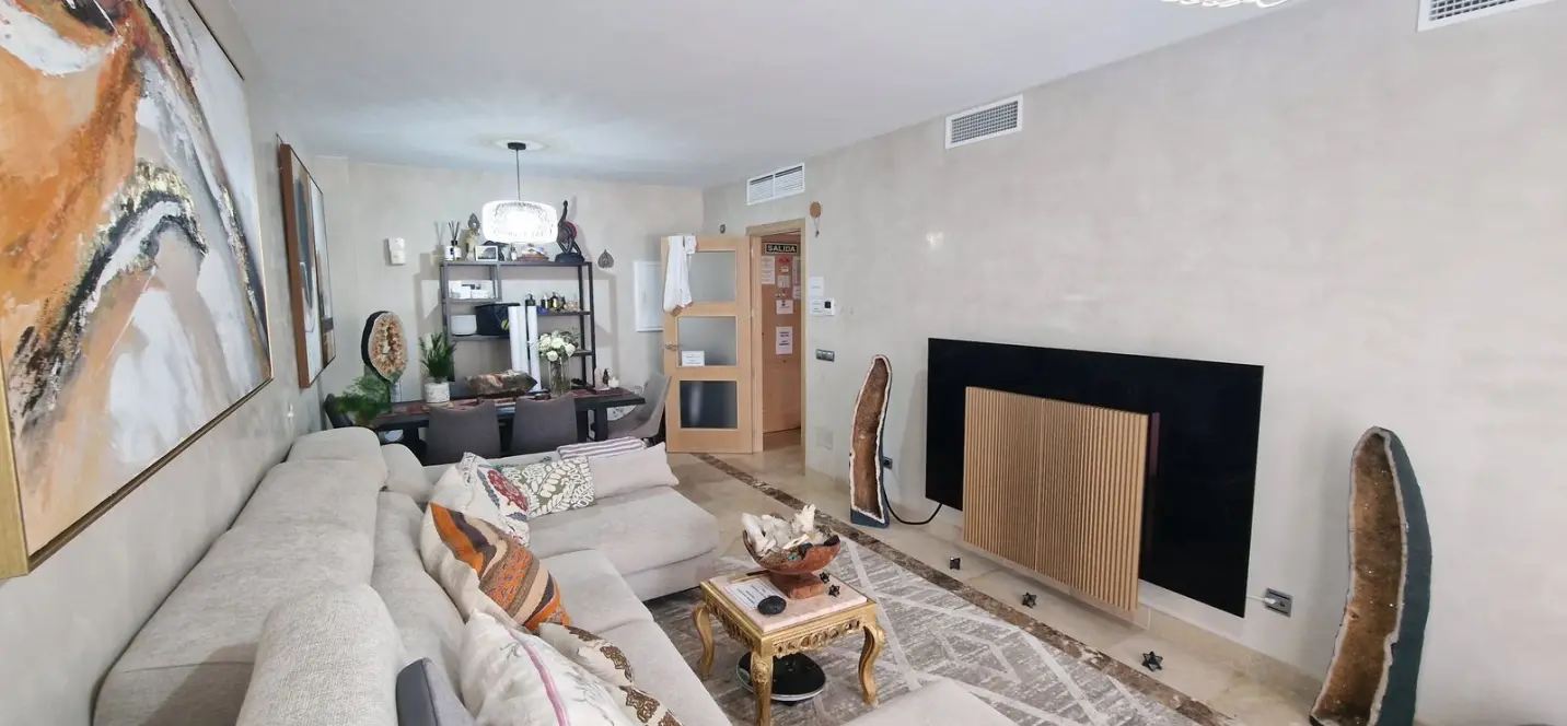 Venta de apartamento en planta baja en La Duquesa 2