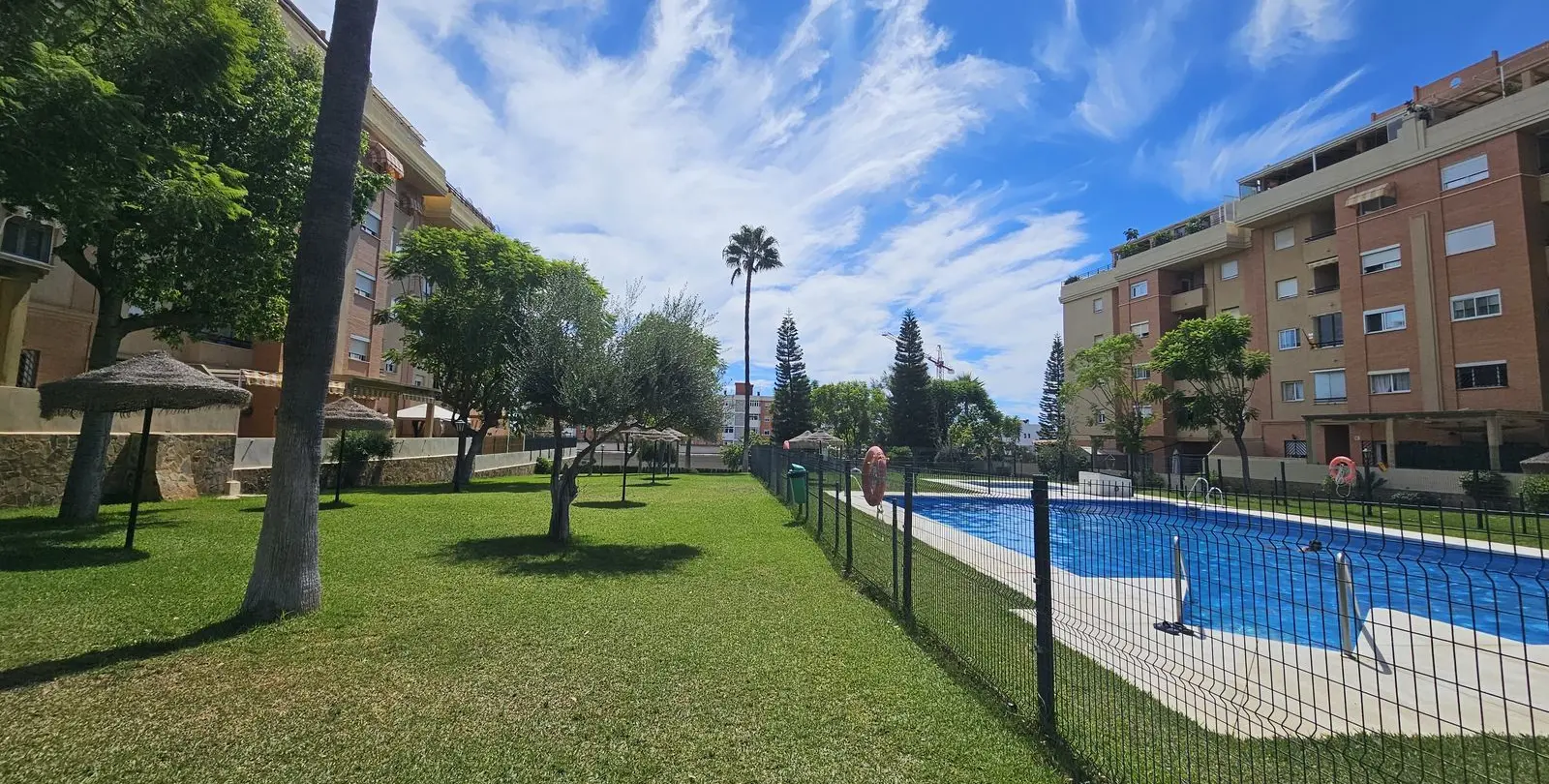 Venta de apartamento en planta media en Torremolinos 1