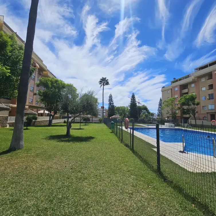 Venta de apartamento en planta media en Torremolinos