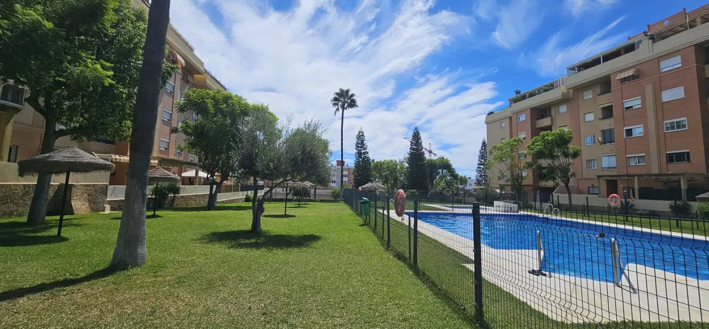 Venta de apartamento en planta media en Torremolinos 0
