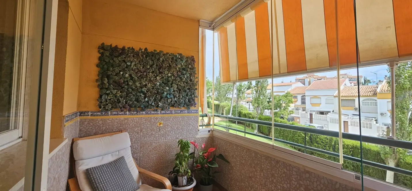 Venta de apartamento en planta media en Torremolinos 3