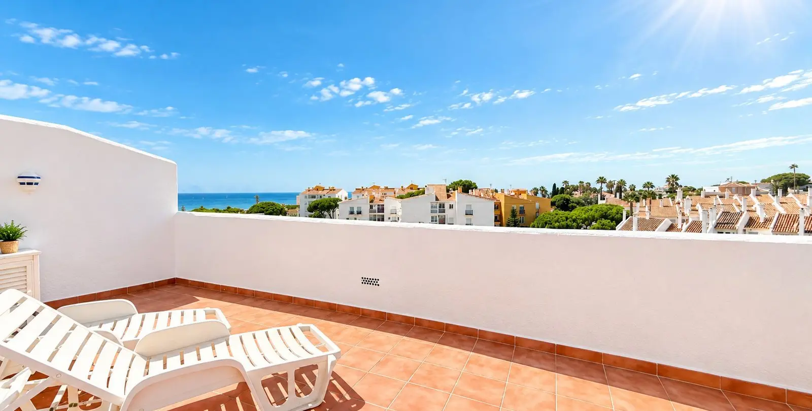 Sale of penthouse in Calahonda 1