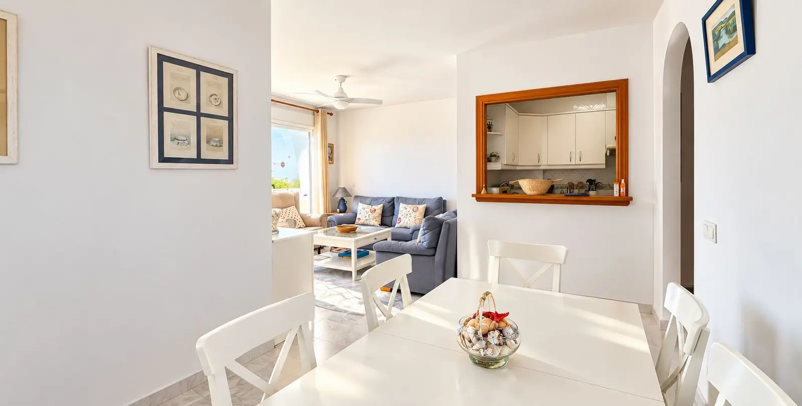 Sale of penthouse in Calahonda 11