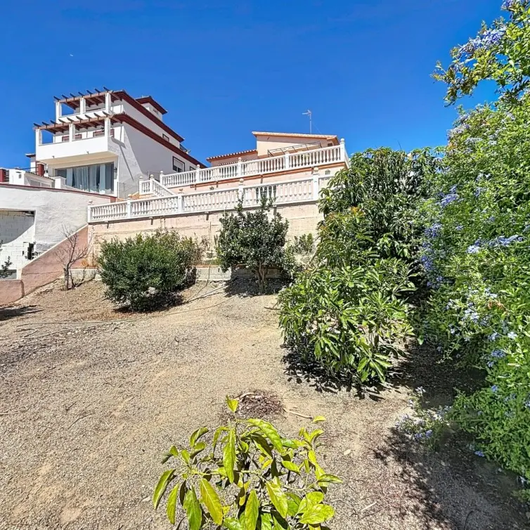 Sale of detached villa in Almayate