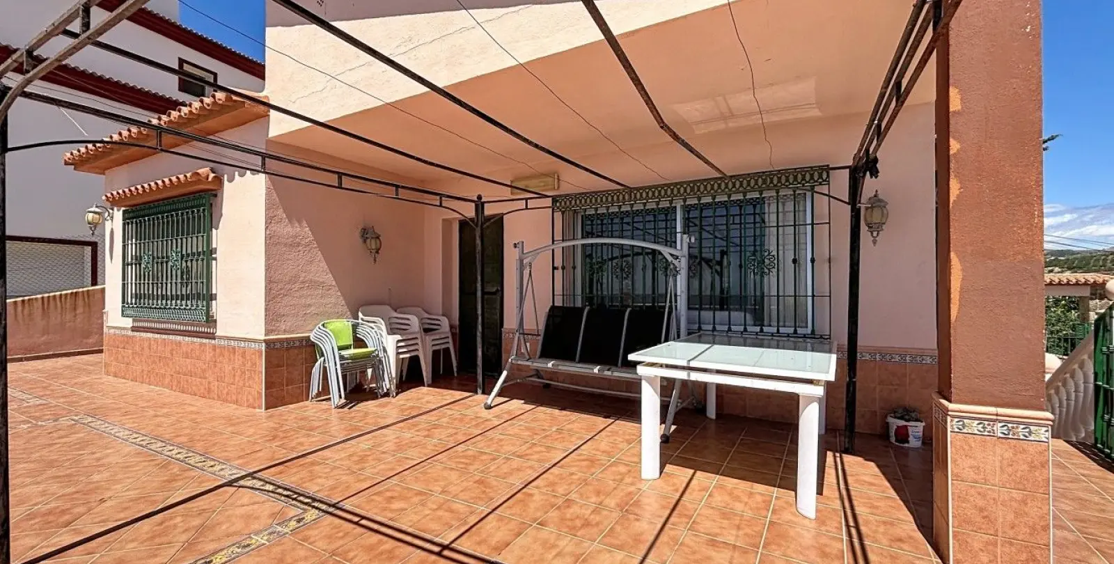 Sale of detached villa in Almayate 19