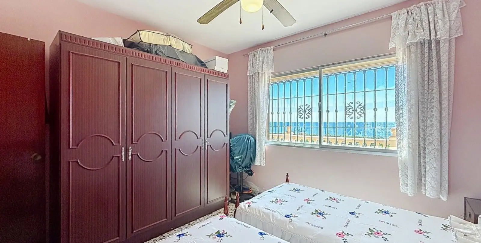 Sale of detached villa in Almayate 23