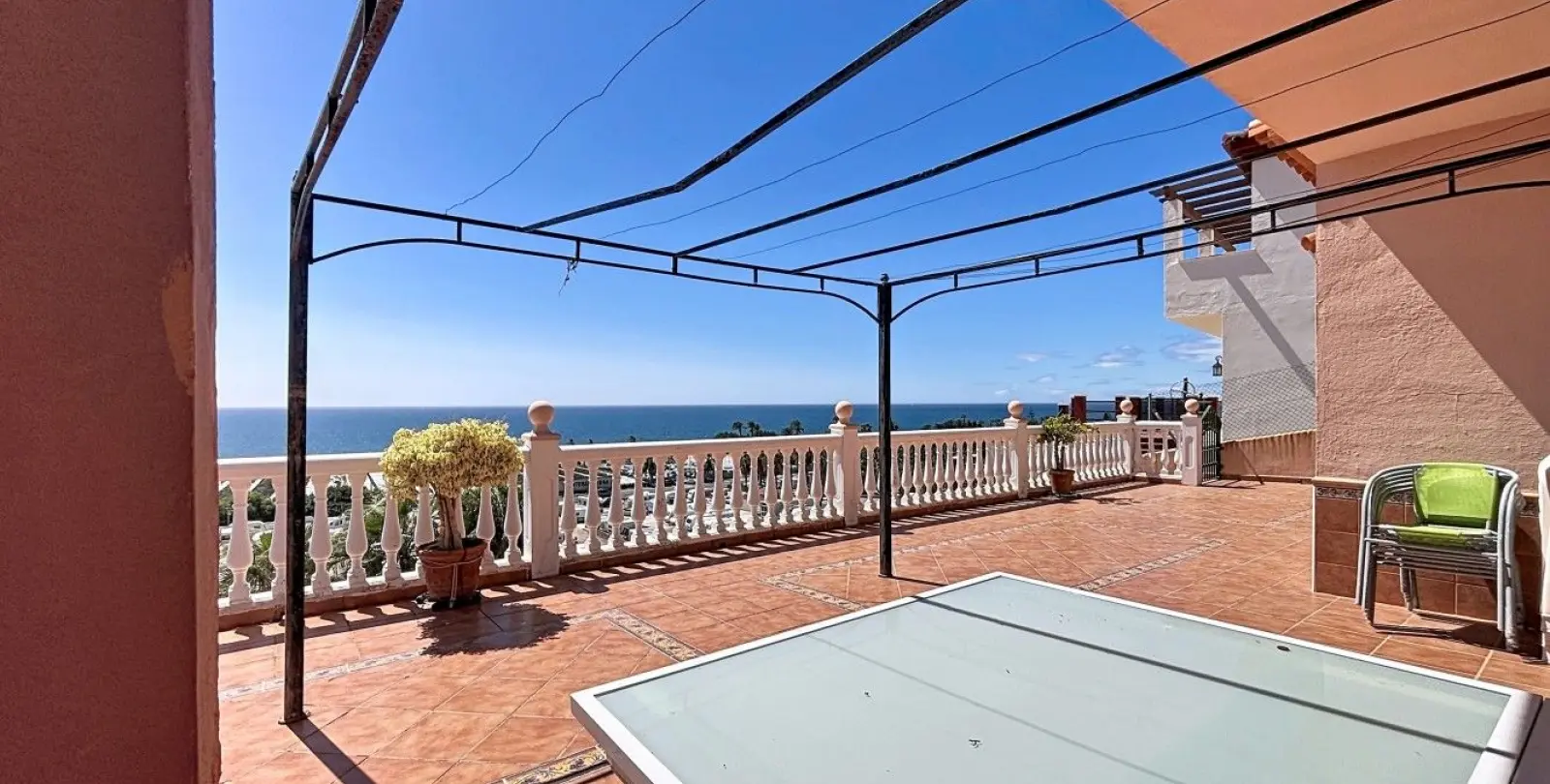 Sale of detached villa in Almayate 45