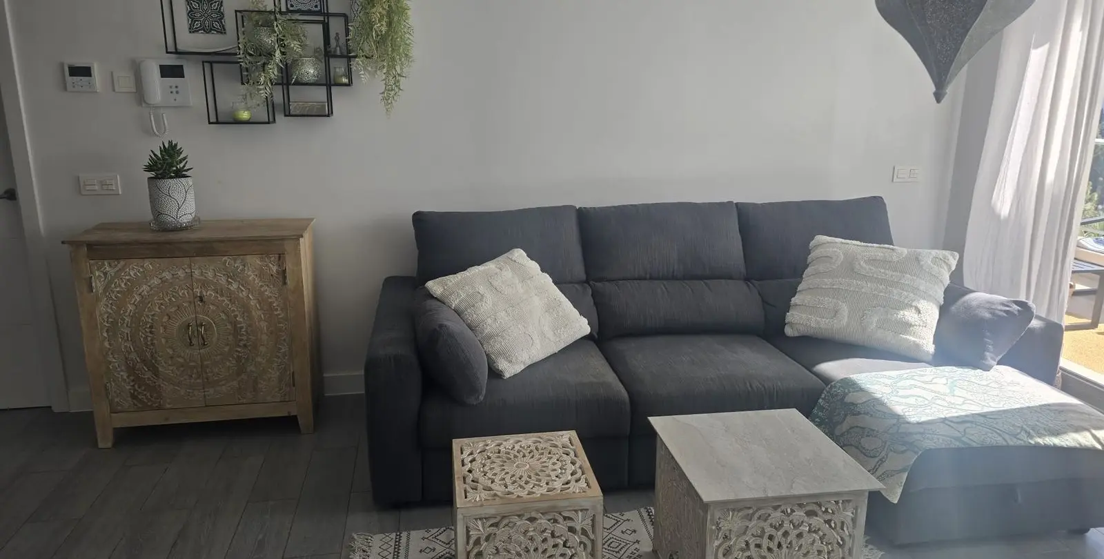 Sale of middle floor apartment in El Faro 5