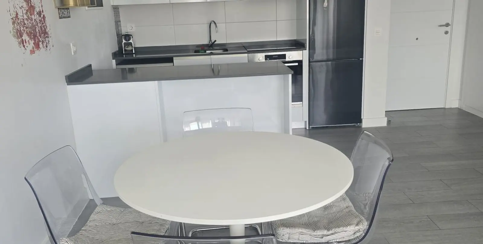 Sale of middle floor apartment in El Faro 8