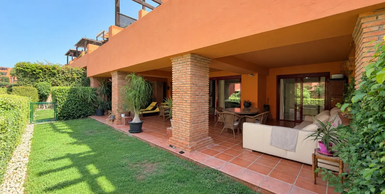 Venta de apartamento en planta baja en Casares Playa 1