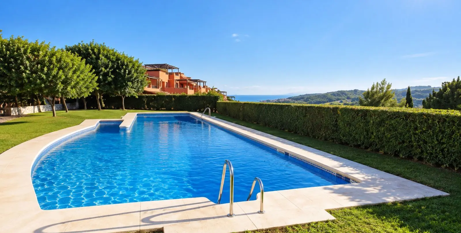Venta de apartamento en planta baja en Casares Playa 2