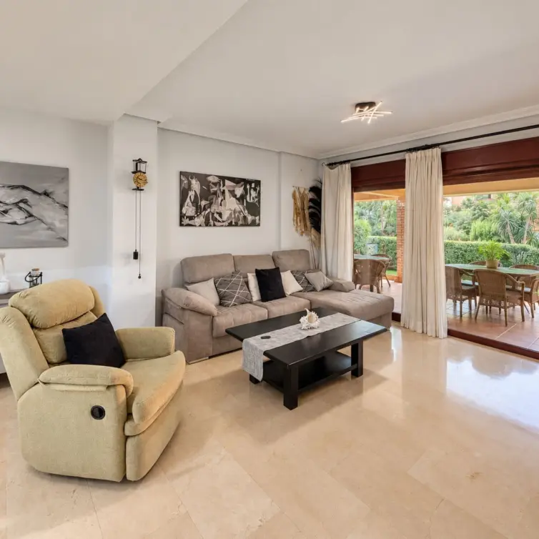Venta de apartamento en planta baja en Casares Playa
