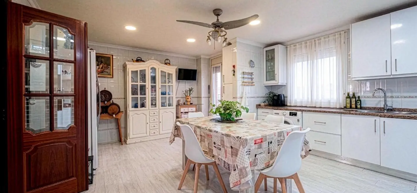 Venta de apartamento en planta media en Málaga 2
