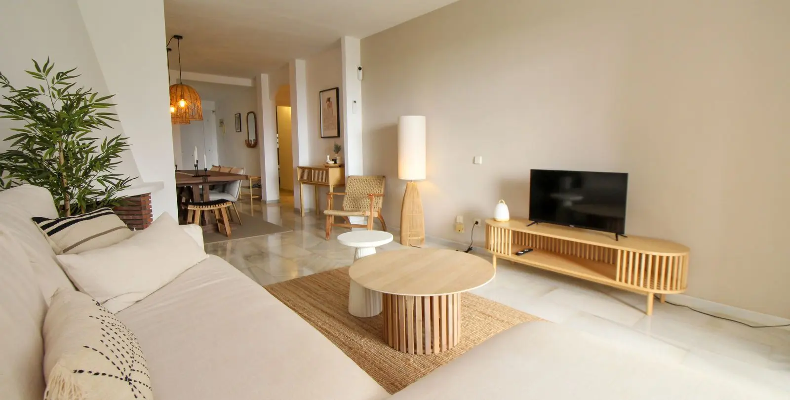 Sale of ground floor apartment in Calahonda 5