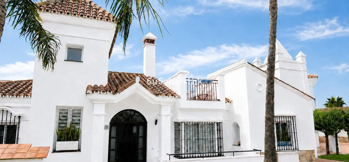 Sale of townhouse in Riviera del Sol 0
