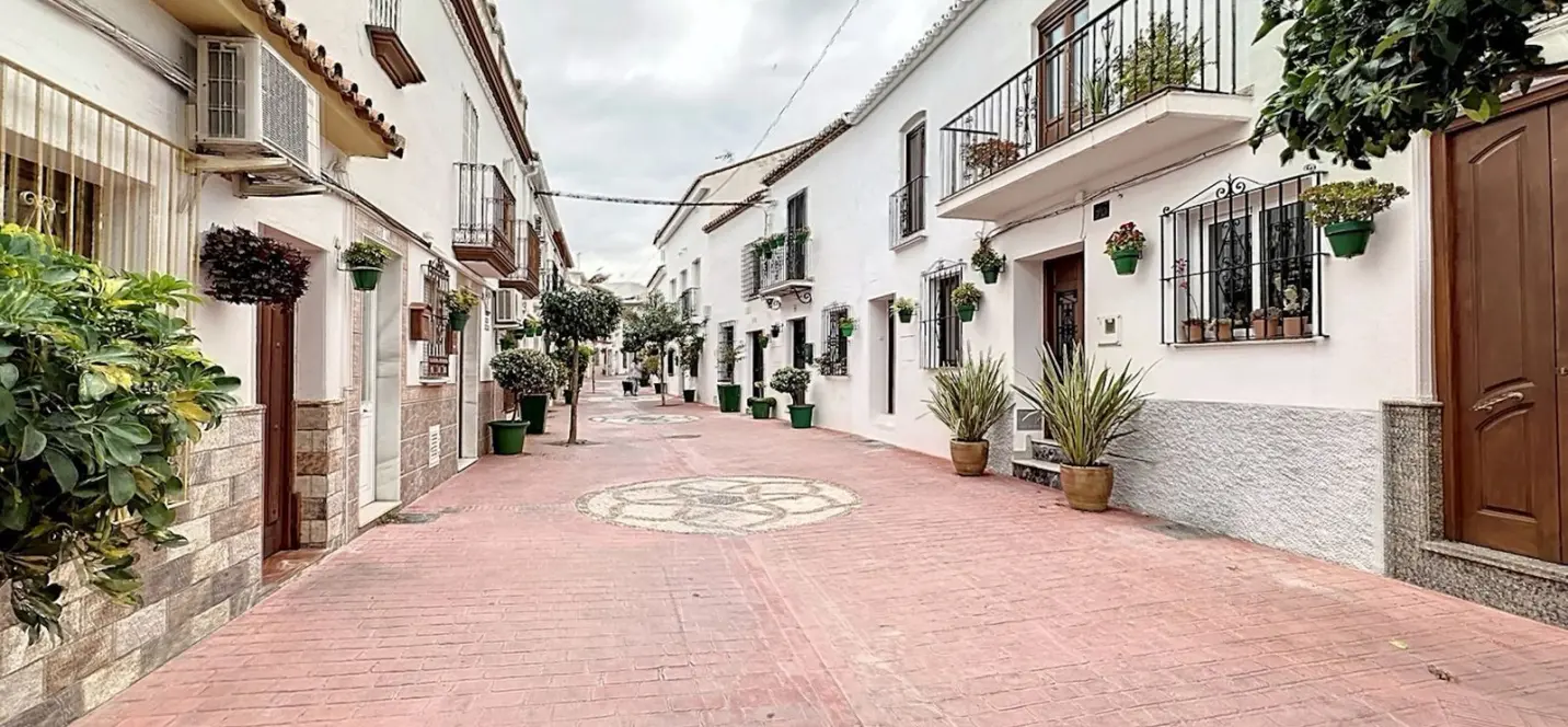 Sale of townhouse in Estepona 2
