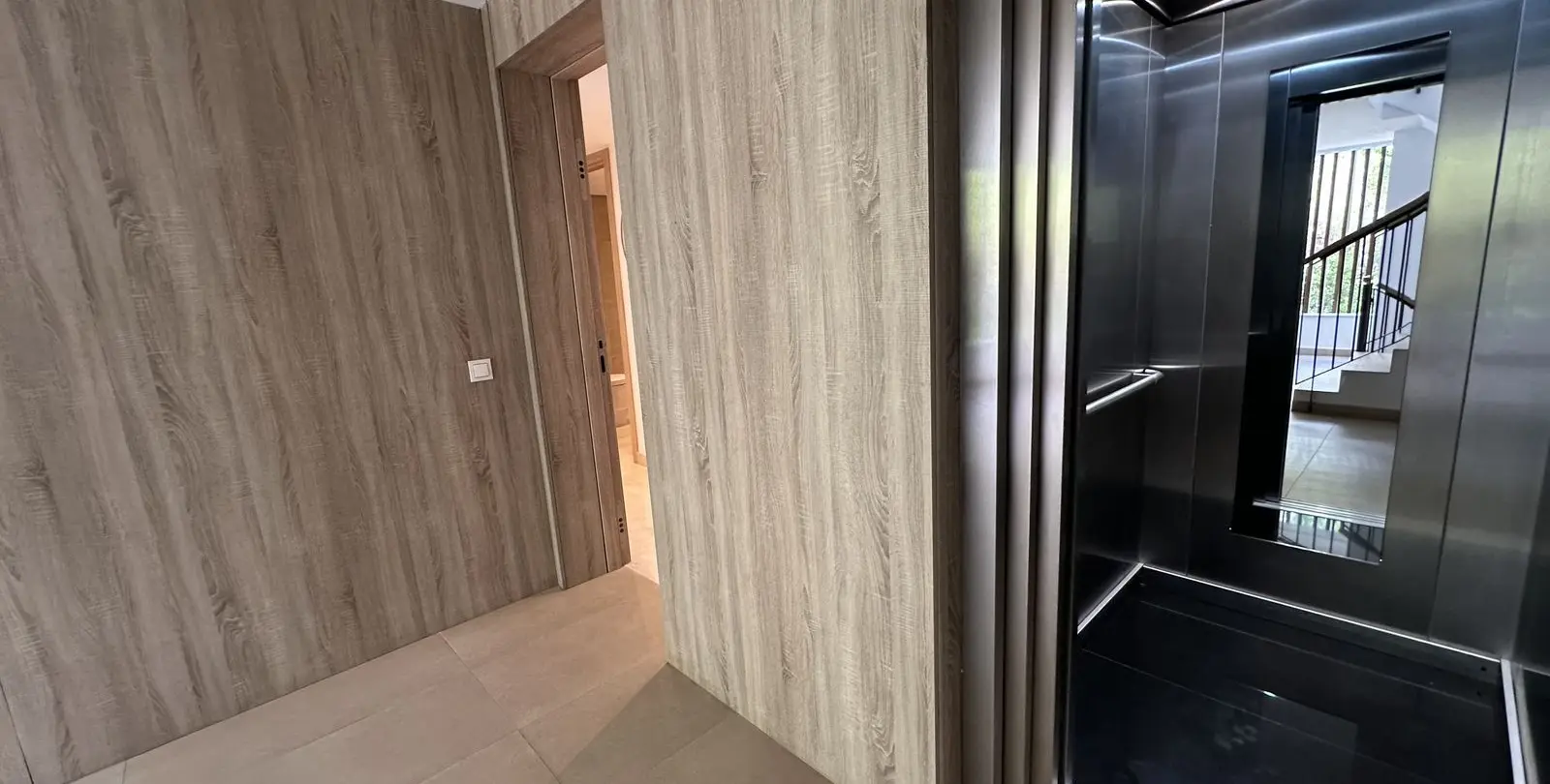 Sale of middle floor apartment in Benahavís 24