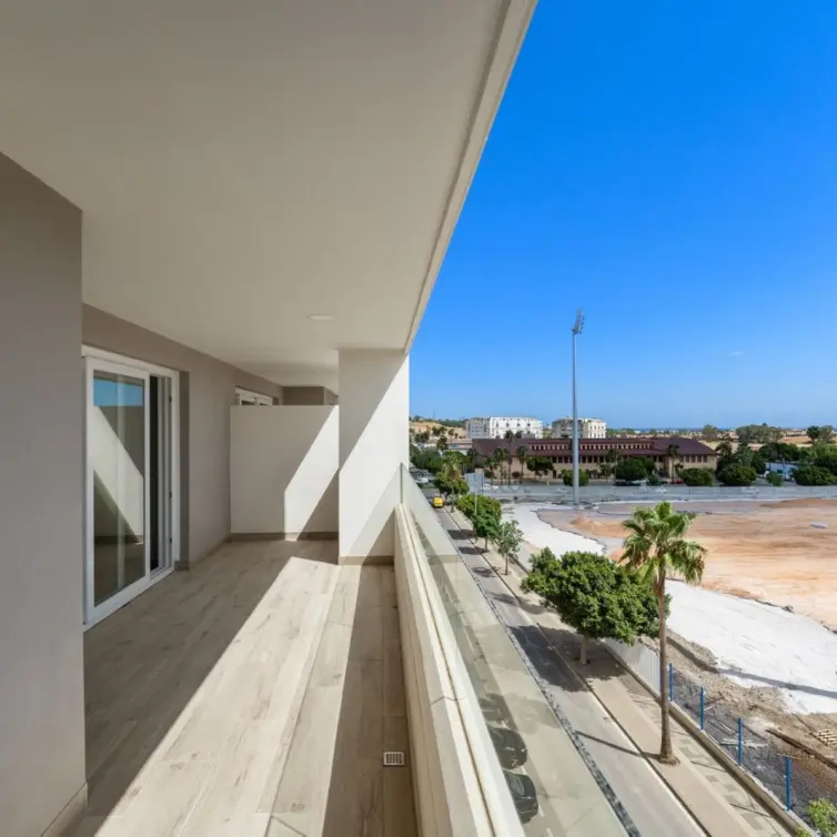 Sale of middle floor apartment in Nueva Andalucía