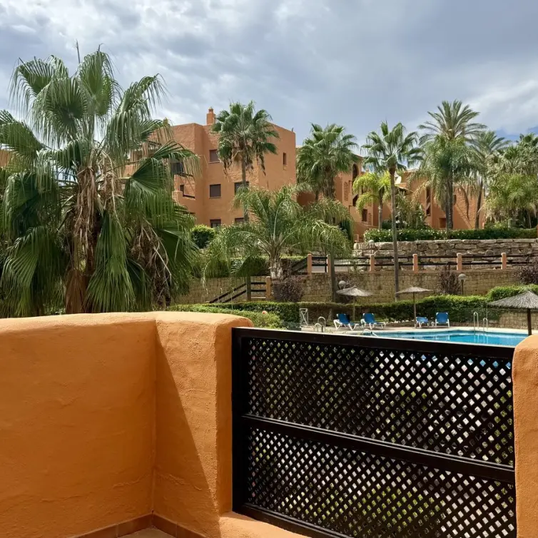 Sale of penthouse duplex in Benahavís