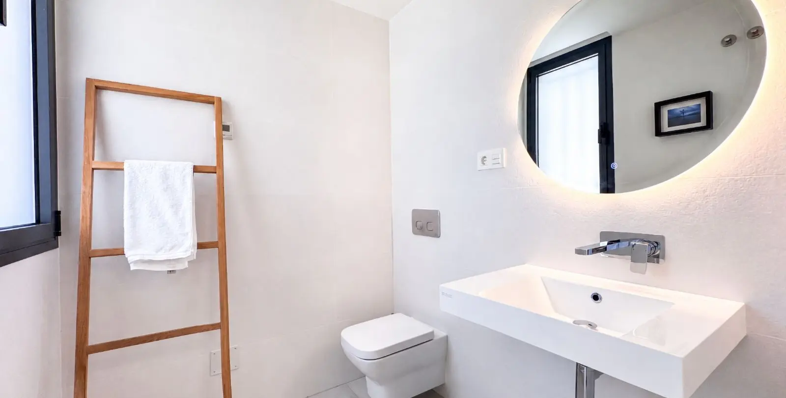 Sale of townhouse in El Chaparral 18