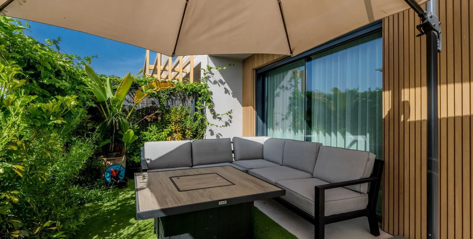 Sale of townhouse in El Chaparral 31