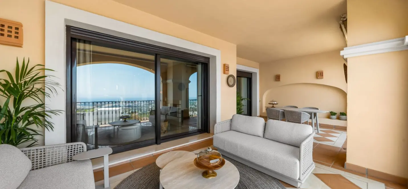 Sale of middle floor apartment in La Quinta 2
