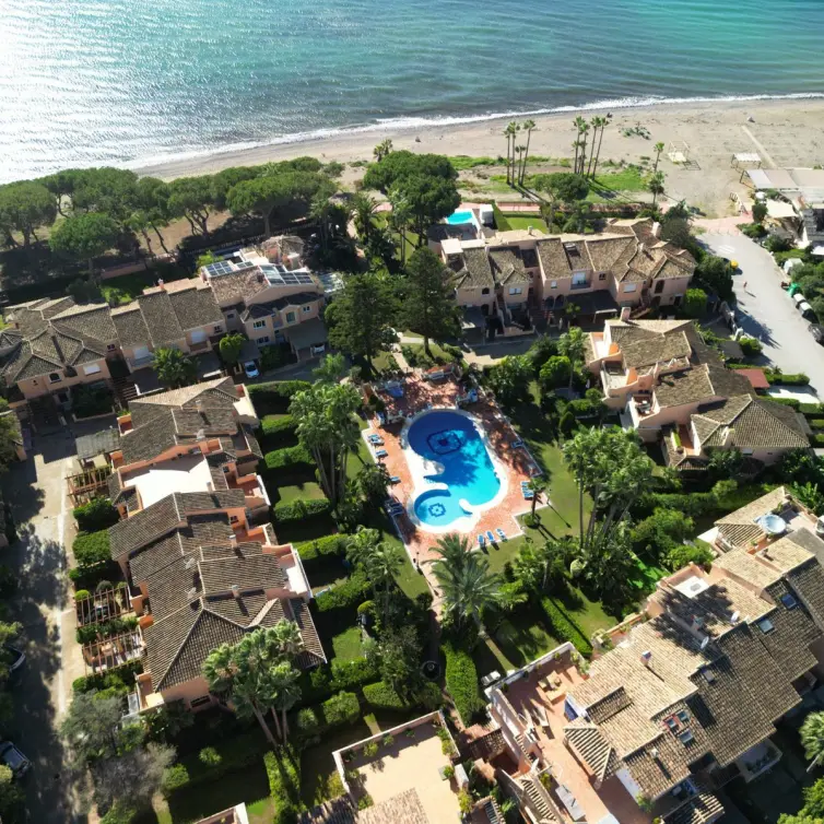 Sale of penthouse duplex in Estepona