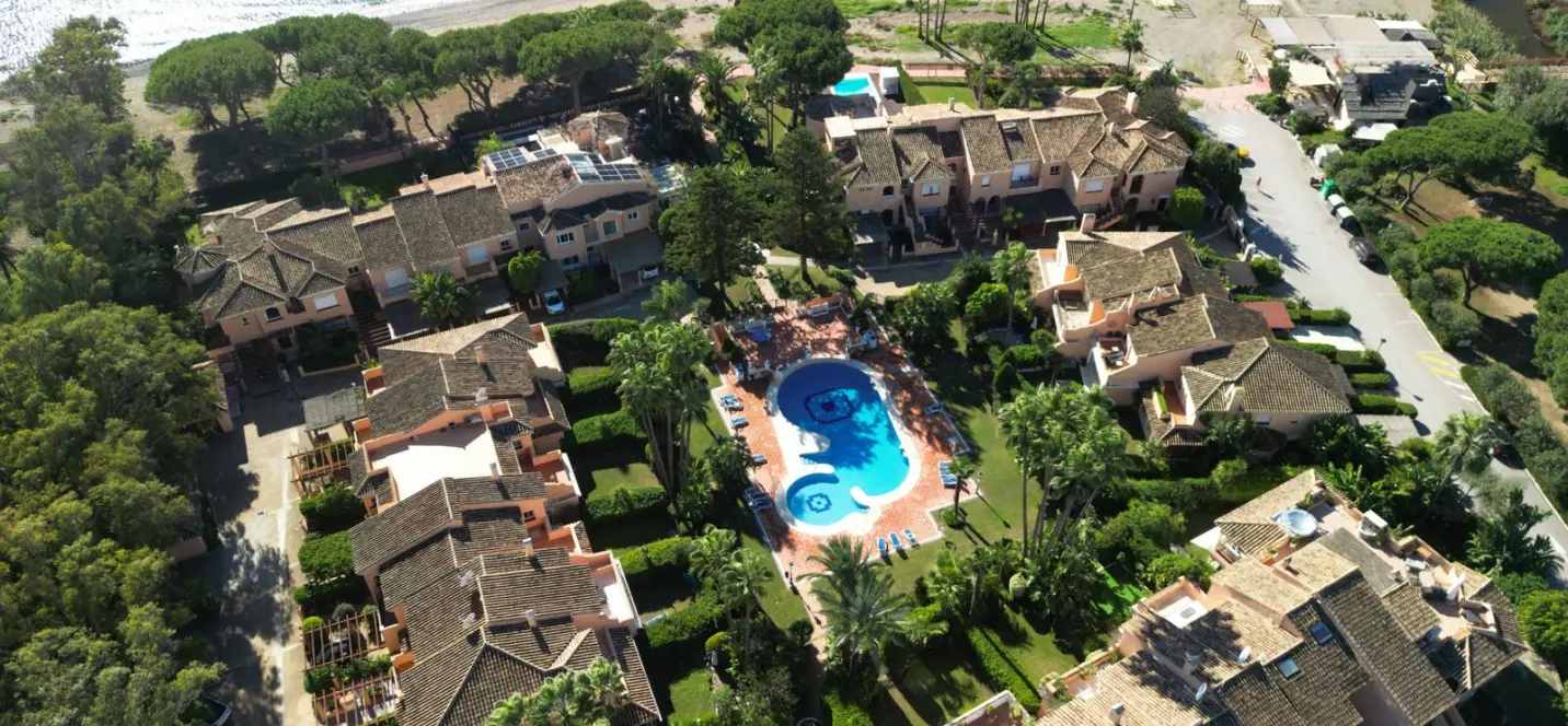 Sale of penthouse duplex in Estepona 0
