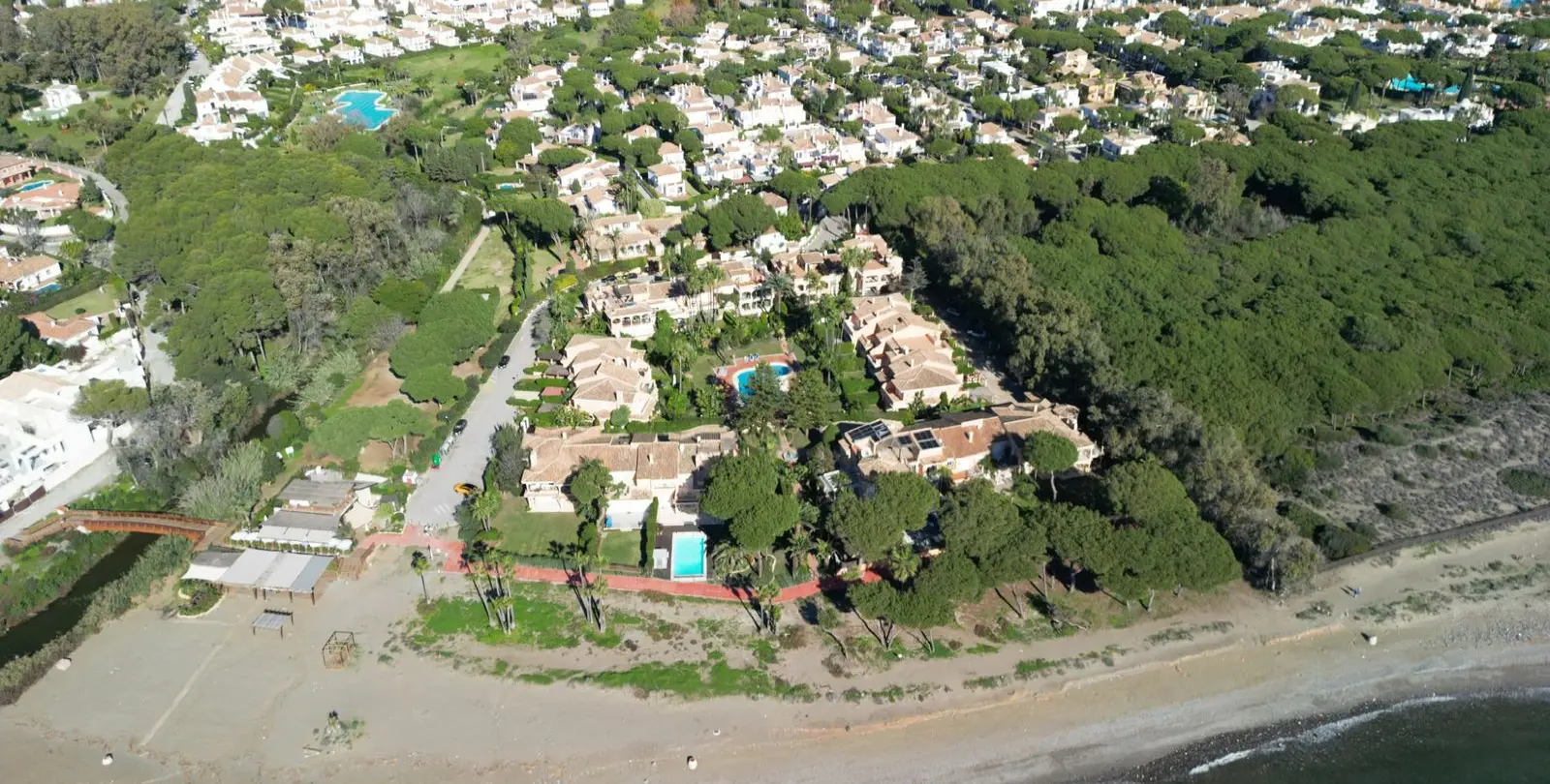 Sale of penthouse duplex in Estepona 2