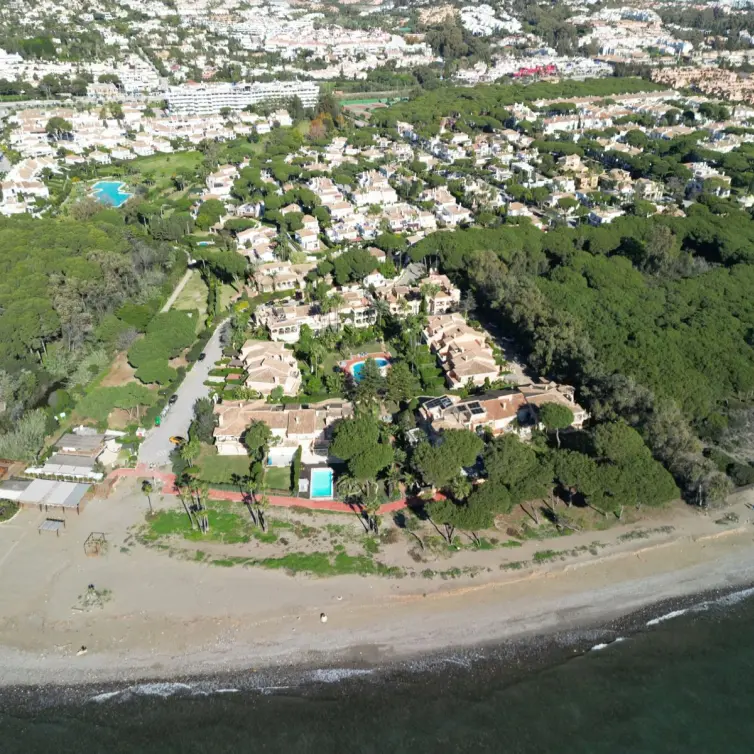Sale of penthouse duplex in Estepona