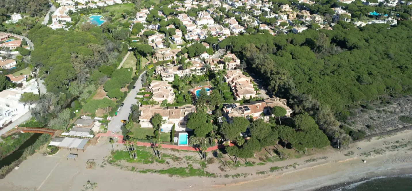 Sale of penthouse duplex in Estepona 1