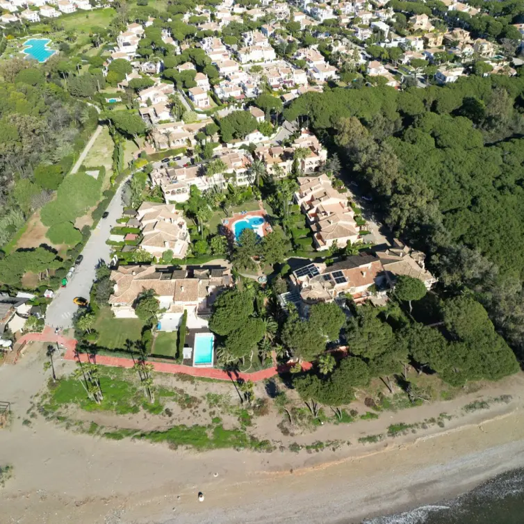 Sale of penthouse duplex in Estepona