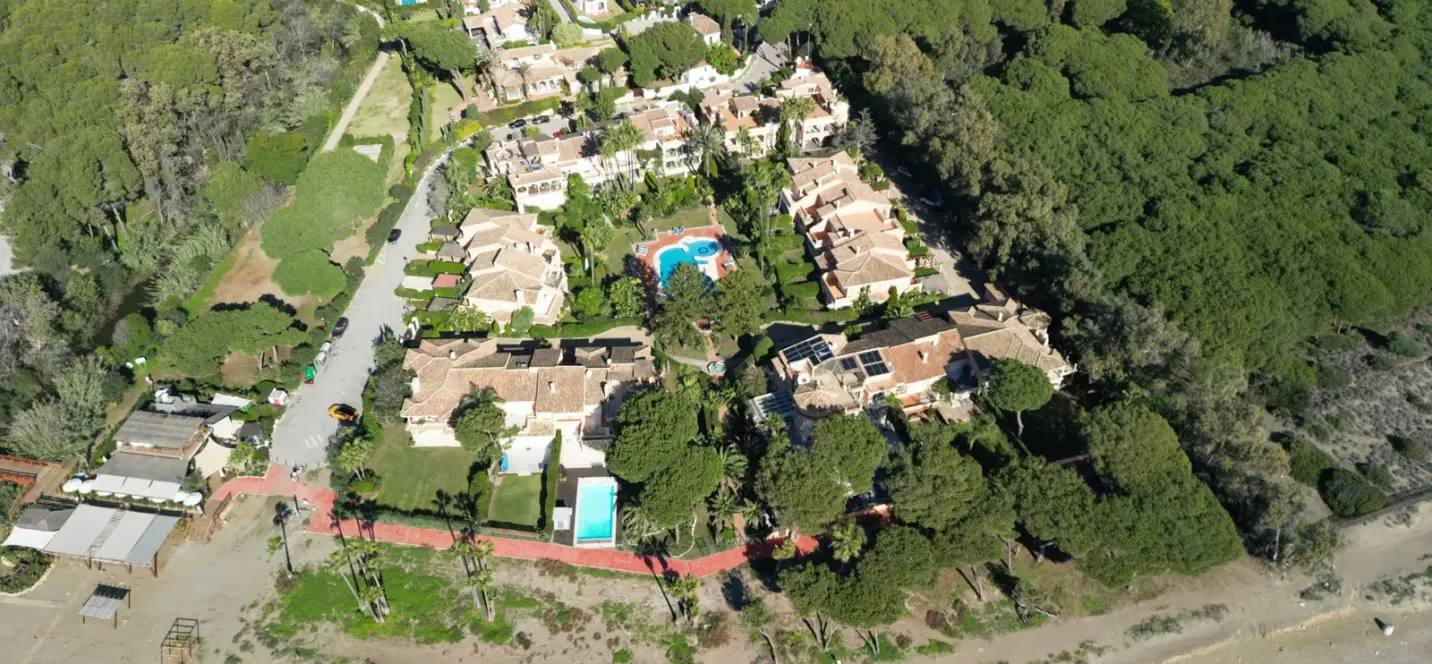 Sale of penthouse duplex in Estepona 2