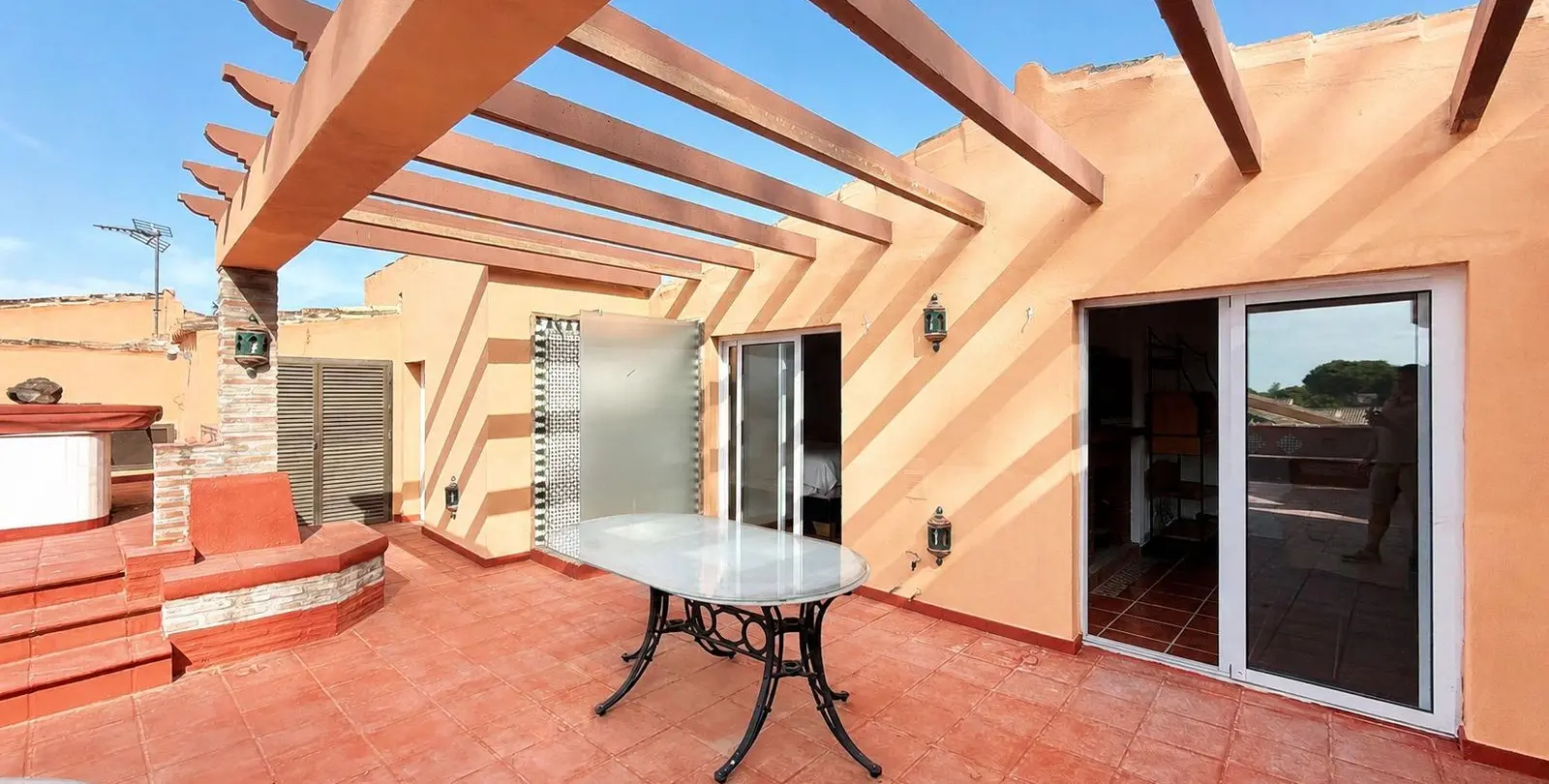 Sale of penthouse duplex in Estepona 40